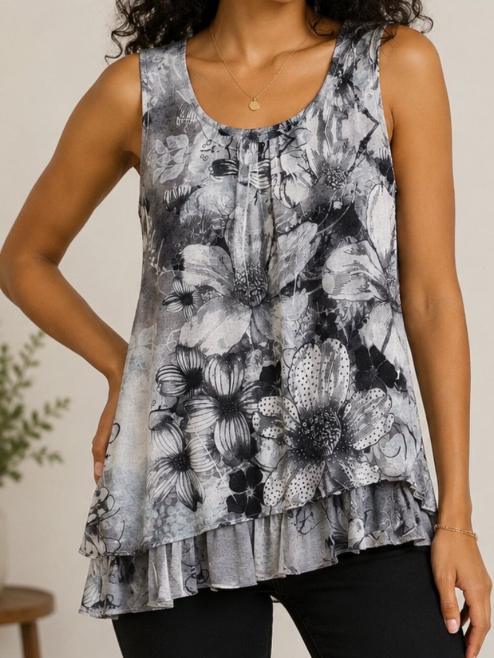 Creation Women’s Medium Floral Sleeveless Ruffle Hem Top Gray Black Tunic